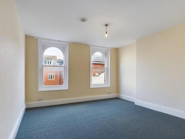 Studio for rent in Stroud, School House