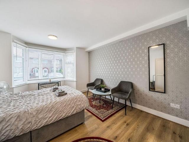 Studio for rent in Dollis Hill, Greater London