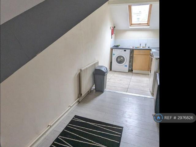 Flat for rent in Nangreaves, Wales
