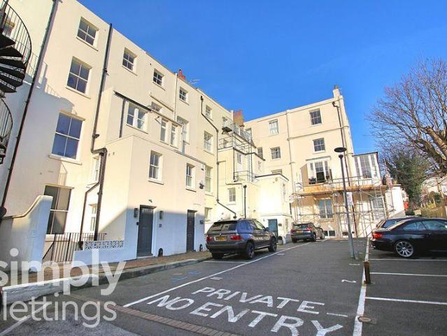 Flat for rent in Brunswick, Brighton & Hove