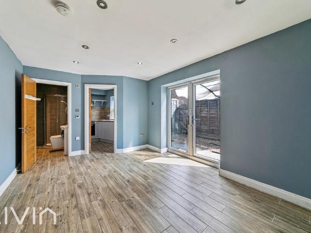 Flat for rent in London Borough of Croydon, Selhurst