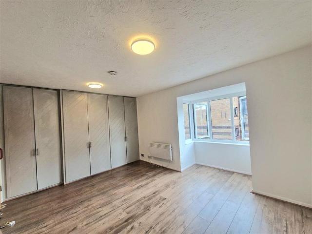 Studio for rent in London Borough of Brent, Greater London