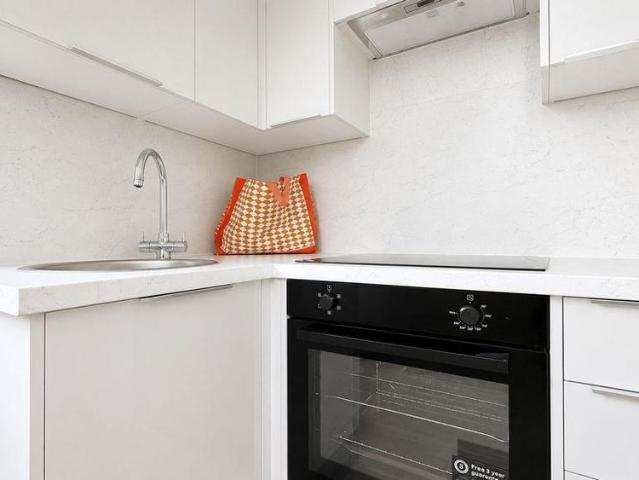 Studio for rent in London Borough of Croydon, Greater London