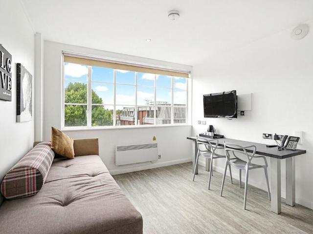 Studio for rent in Westminster, Victoria