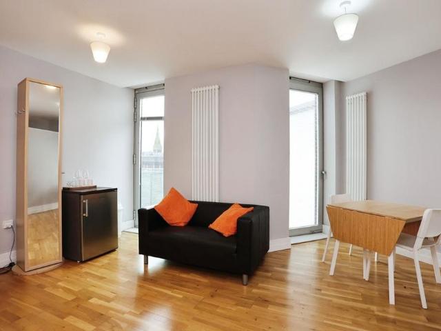 Studio for rent in Black Friars, Old Wharf
