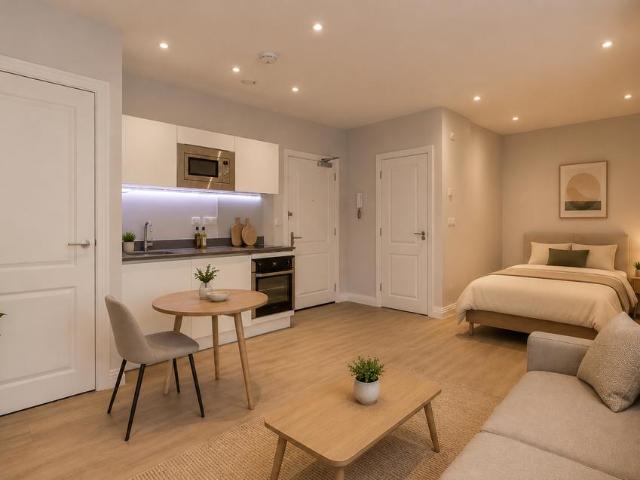 Flat for rent in Batchworth