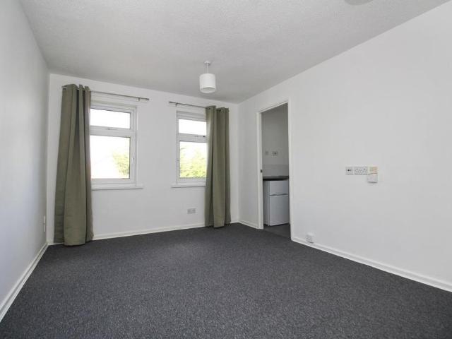 Studio for rent in Danescourt, Cardiff