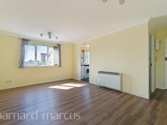 Studio for rent in Lower Feltham, Greater London