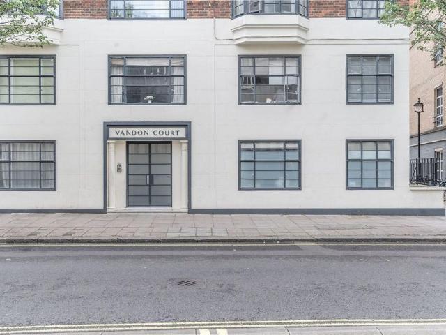 Studio for rent in Westminster, Victoria