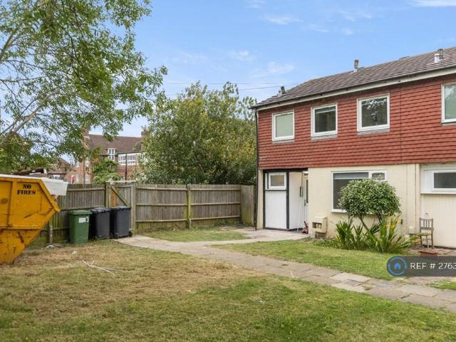 Flat for rent in Connaught Park, Bushey