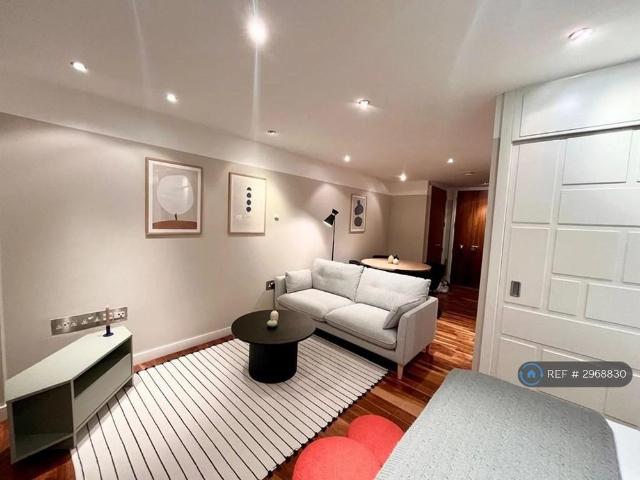 Studio for rent in Pendleton, Salford