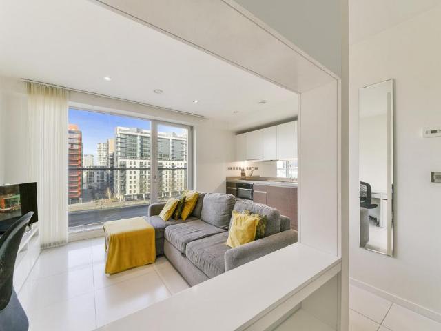Flat for rent in Isle Of Dogs, Isle Of Man