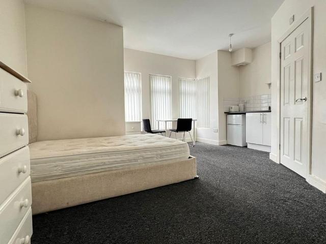 Studio for rent in Spring Park, Luton
