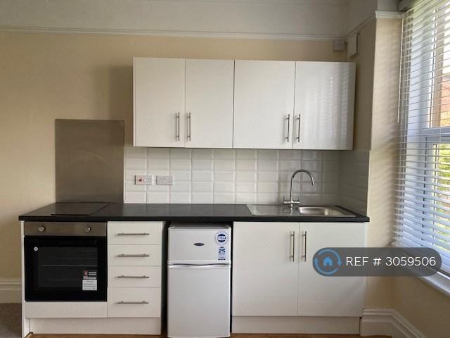 Studio for rent in Westbury Park, Bristol