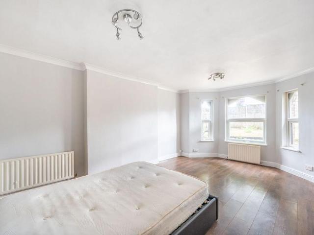 Studio for rent in London Borough of Ealing, Greater London