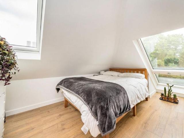 Studio for rent in Westminster, Victoria