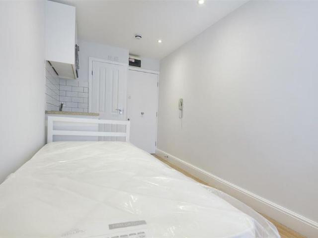 Studio for rent in Royal Borough of Kensington and Chelsea, Greater London