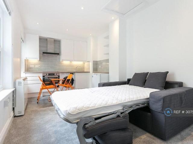 Studio for rent in London Borough of Camden, Greater London