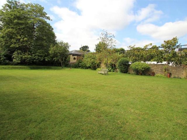Studio for rent in Putney, Greater London
