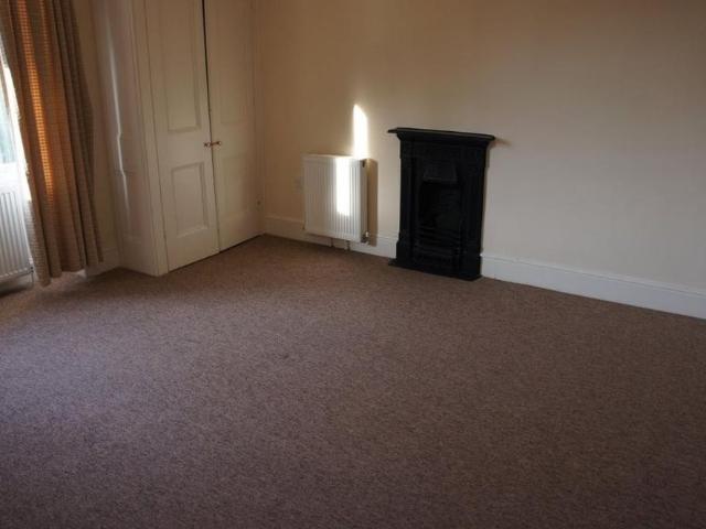 Studio for rent in Redhill, Reigate and Banstead