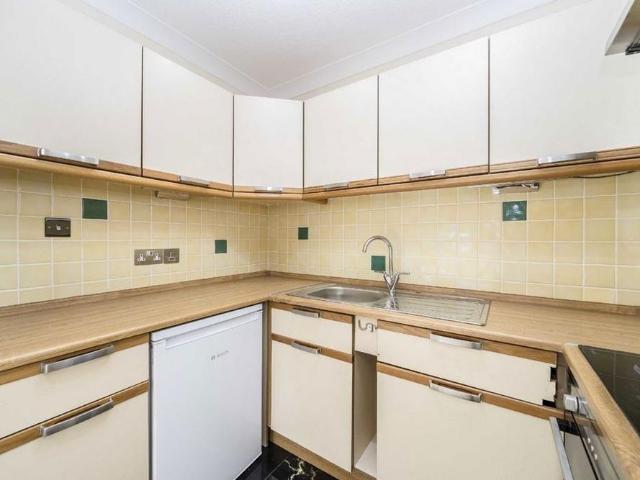 Studio for rent in Tulse Hill, Greater London