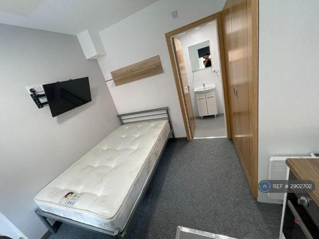 Studio for rent in Highfields, Old Wharf