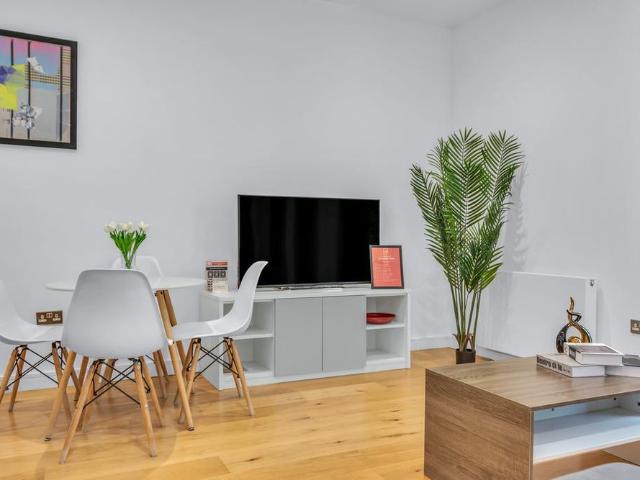 Studio for rent in London Borough of Hounslow, Greater London