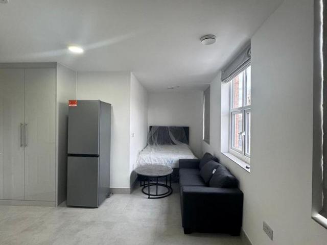 Studio for rent in West Ealing, Greater London