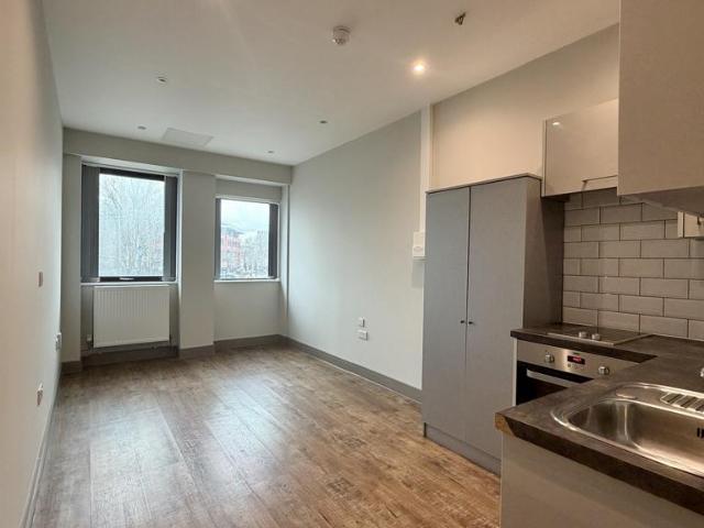 Flat for rent in Ringlestone, Midway