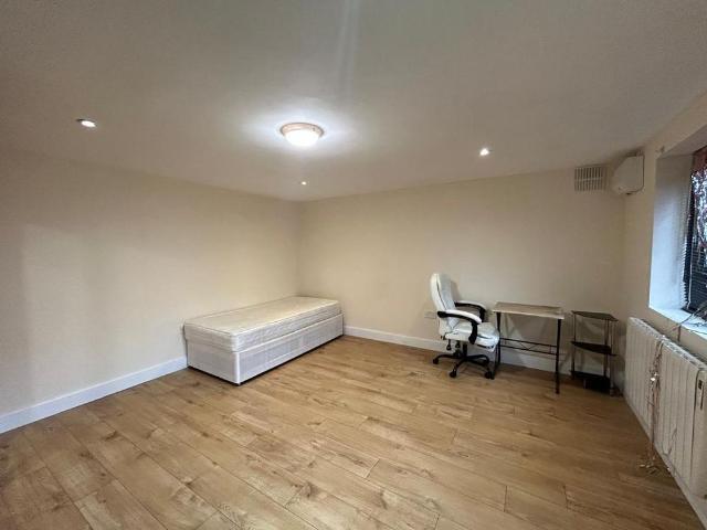 Studio for rent in London Borough of Ealing, Greater London