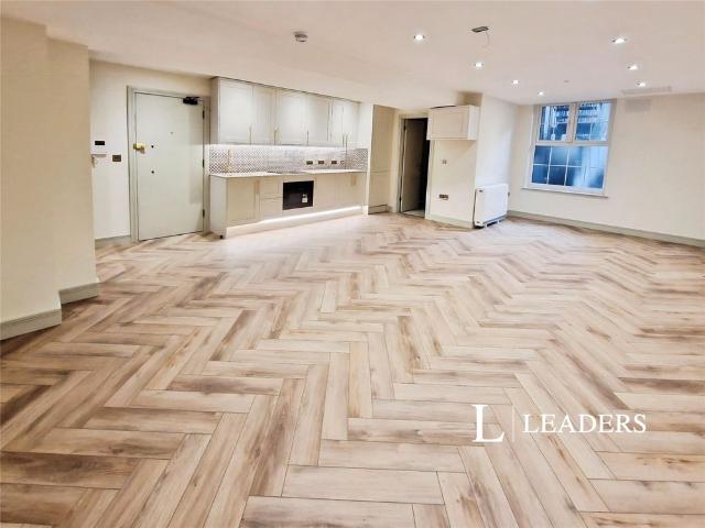 Studio for rent in Queen's Park, Brighton & Hove