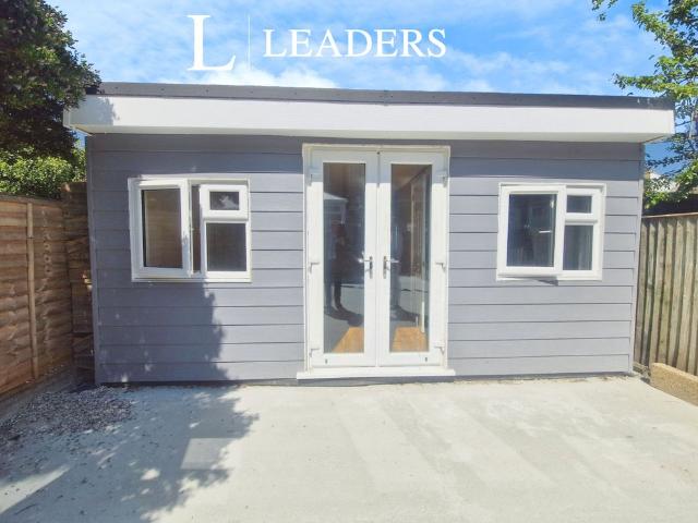 Studio for rent in Prittlewell, Alton Barnes