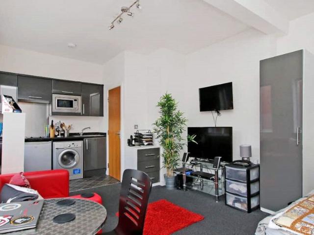 Studio for rent in Highfield, Isle Of Man