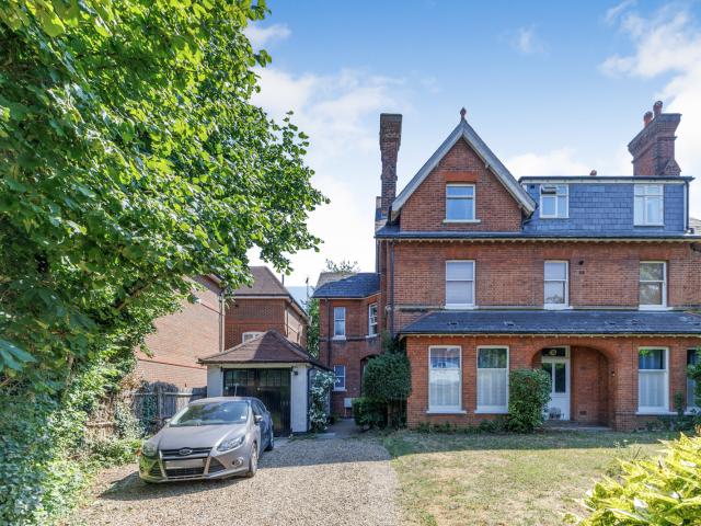 Studio for rent in Carshalton Beeches, Greater London