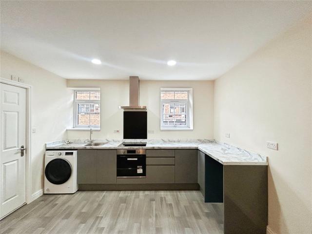 Studio for rent in Ewens Farm, Golden Valley
