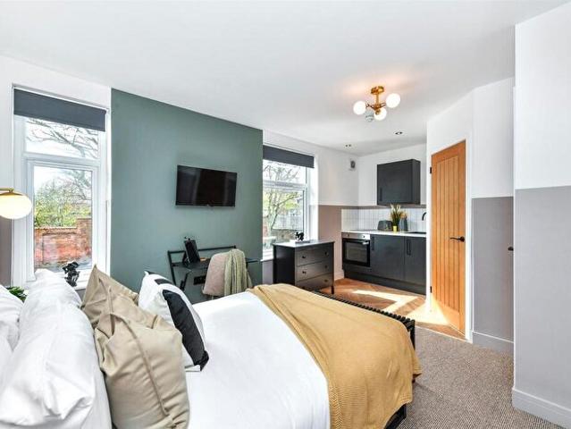 Apartment for rent in Horninglow and Eton, Beamhurst