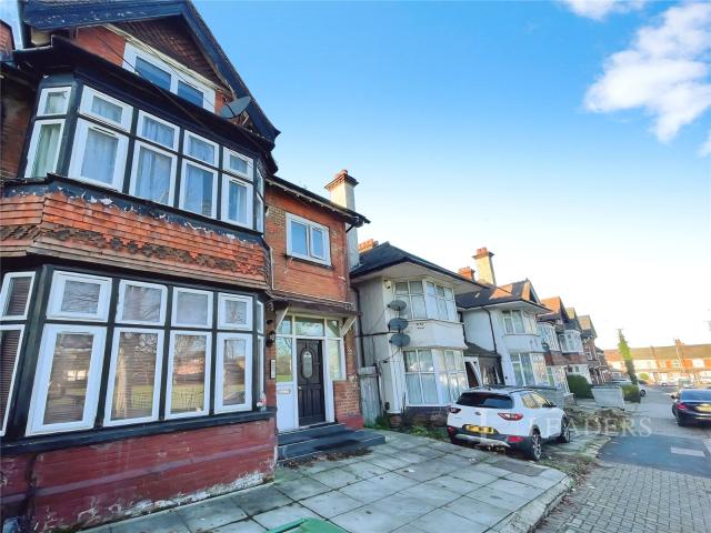 Studio for rent in Spring Park, Luton
