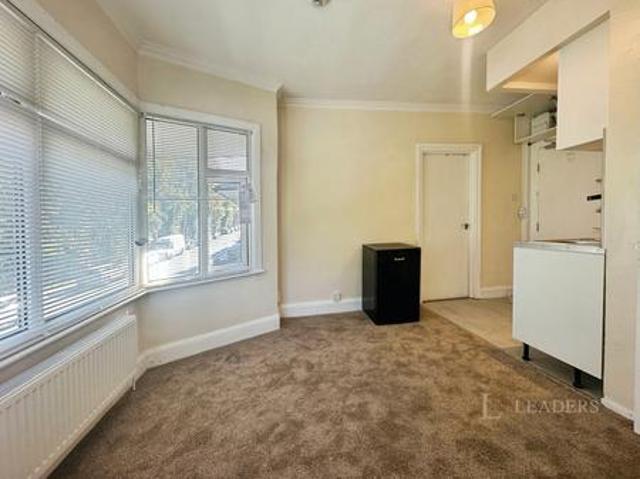 Studio for rent in Bury Park, Luton