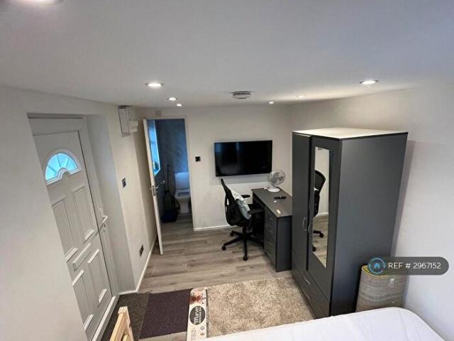 Apartment for rent in Eastern Green, West Midlands