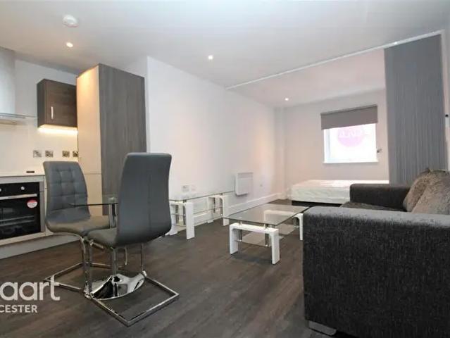Apartment for rent in St Matthew's, Old Wharf