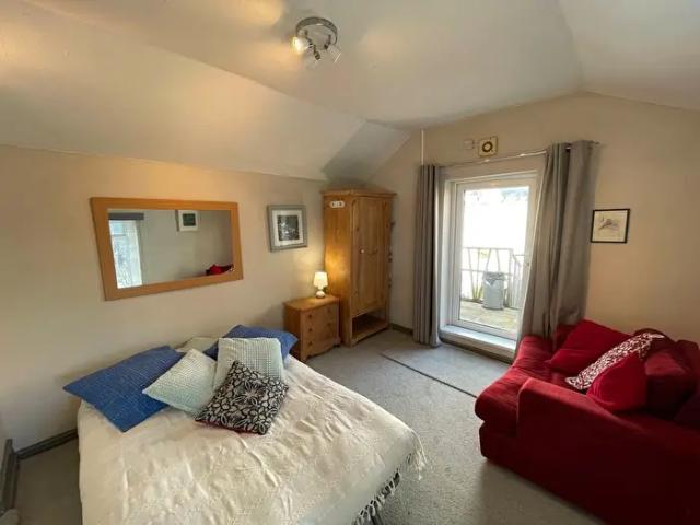 Apartment for rent in Mount Pleasant, Swansea