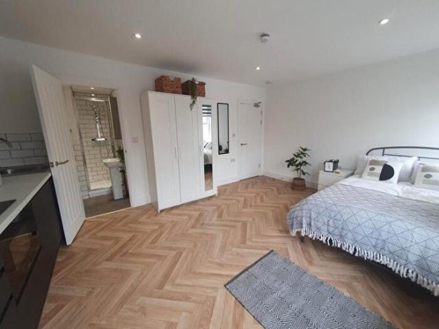 Apartment for rent in West End, Allestree