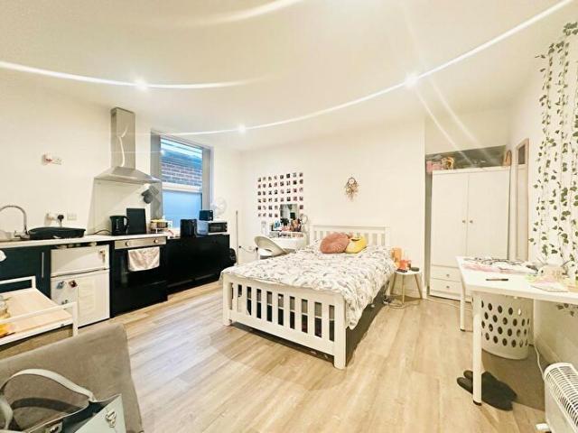 Apartment for rent in Old Lenton, Haddon