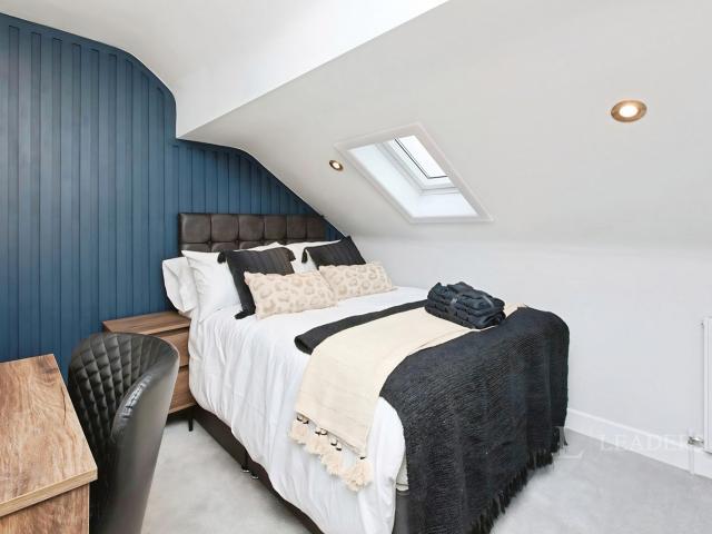 Studio for rent in Gedling