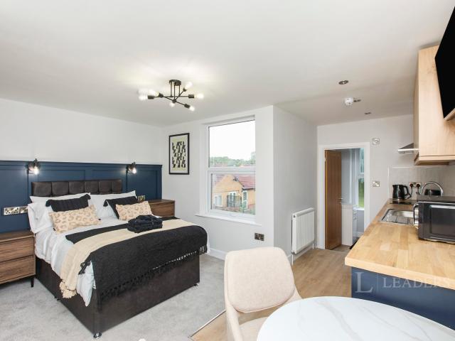 Studio for rent in Gedling