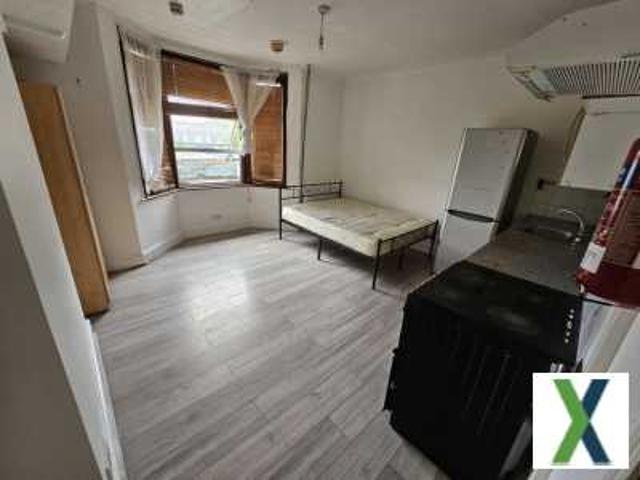 House for sale in Stratford