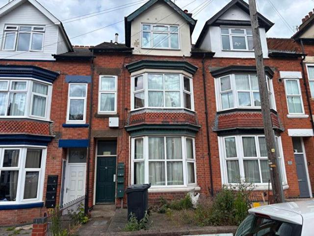 Apartment for rent in West End, Old Wharf