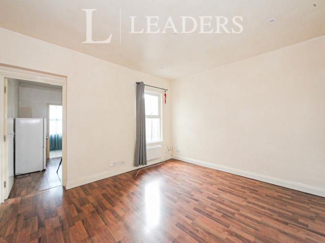 Studio for rent in Spring Park, Luton
