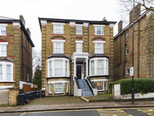 Studio for rent in Hampstead, Kilburn