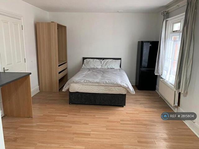 Apartment for rent in Brentingby, Leicestershire
